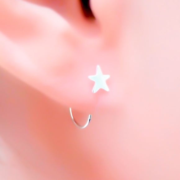 ⭐️Pretty 925 Sterling Silver Star Hug Half Hoop Threader Earrings Ear Jackets - Picture 1 of 7